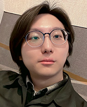 王 暁文 さん